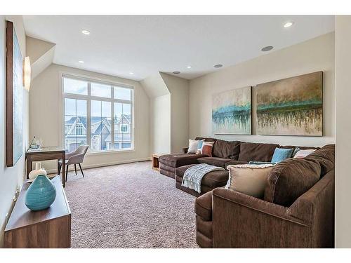 24 Ascot Place Sw, Calgary, AB - Indoor Photo Showing Bedroom