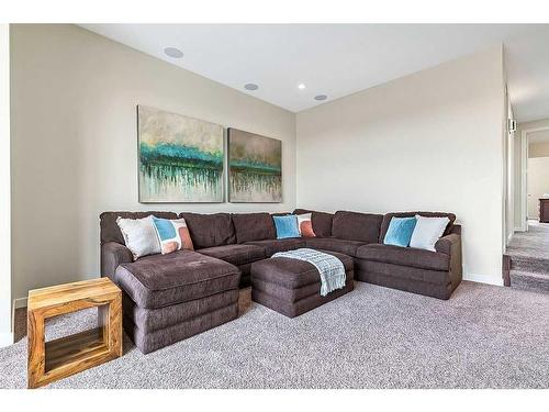 24 Ascot Place Sw, Calgary, AB - Indoor Photo Showing Bedroom