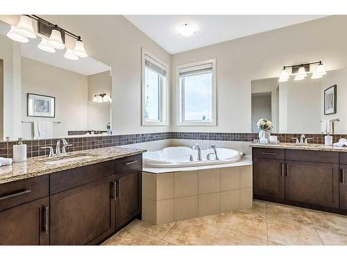 24 Ascot Place Sw, Calgary, AB - Indoor Photo Showing Bathroom