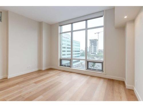 605-530 12 Avenue Sw, Calgary, AB - Indoor Photo Showing Other Room