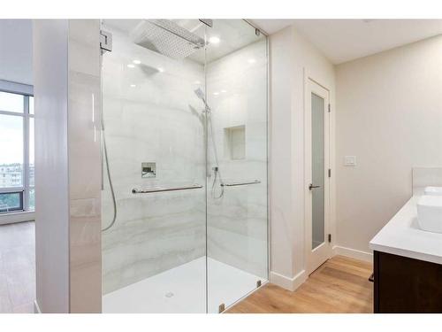 605-530 12 Avenue Sw, Calgary, AB - Indoor Photo Showing Bathroom