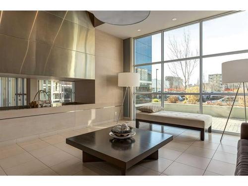 605-530 12 Avenue Sw, Calgary, AB - Indoor