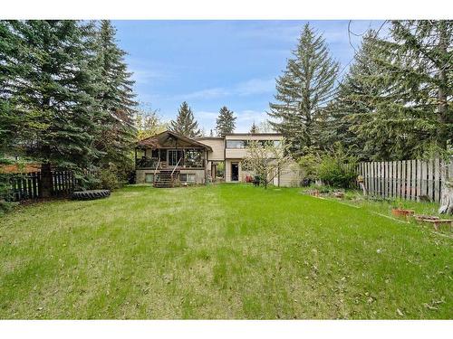 6832 Bow Crescent Nw, Calgary, AB - Outdoor