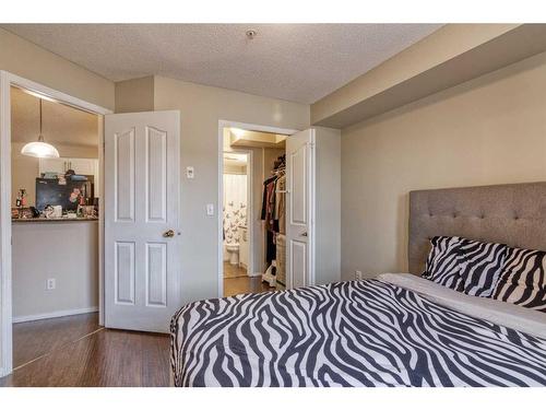 1105-60 Panatella Street Nw, Calgary, AB - Indoor Photo Showing Bedroom