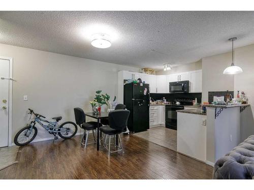 1105-60 Panatella Street Nw, Calgary, AB - Indoor Photo Showing Kitchen