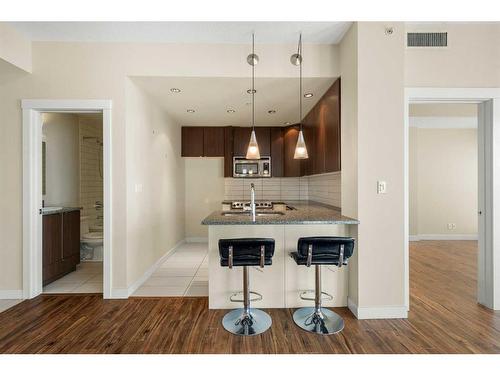 1103-788 12 Avenue Sw, Calgary, AB - Indoor Photo Showing Kitchen