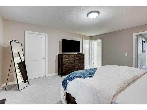 32 Chaparral Valley Terrace Se, Calgary, AB - Indoor Photo Showing Bedroom