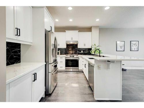 32 Chaparral Valley Terrace Se, Calgary, AB - Indoor Photo Showing Kitchen