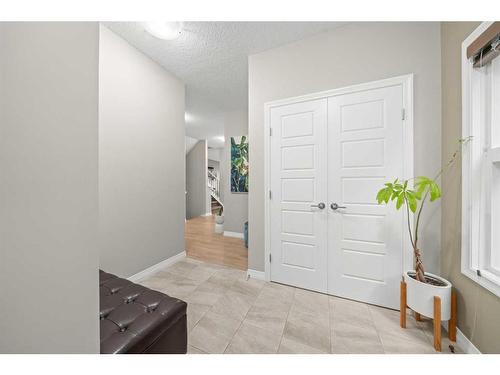 18 Masters Villas Se, Calgary, AB - Indoor Photo Showing Other Room