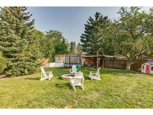 11008 Braton Place Sw, Calgary, AB - Outdoor With Backyard