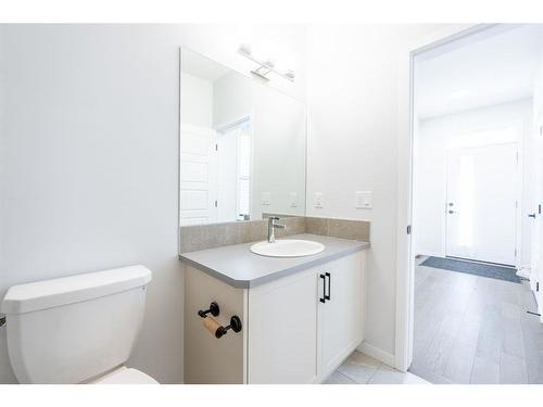 147 Dawson Harbour Hill, Chestermere, AB - Indoor Photo Showing Bathroom