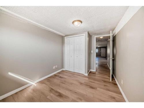 6043 8 Avenue Se, Calgary, AB - Indoor Photo Showing Other Room