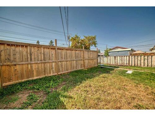 6043 8 Avenue Se, Calgary, AB - Outdoor