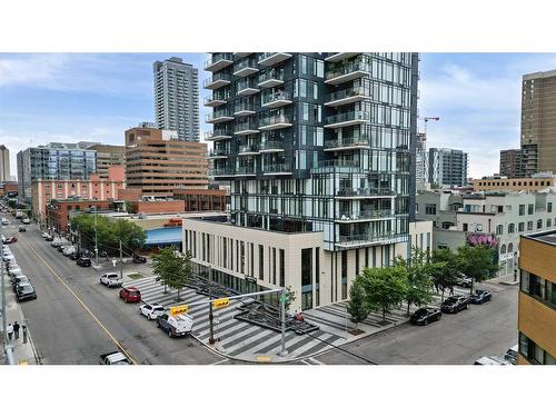 2605-1010 6 Street Sw, Calgary, AB - Outdoor With Facade