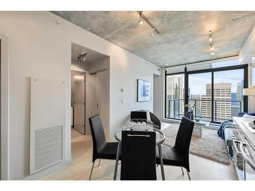 2605-1010 6 Street Sw, Calgary, AB - Indoor Photo Showing Dining Room