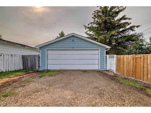 224 1 Avenue Ne, Airdrie, AB - Outdoor With Exterior