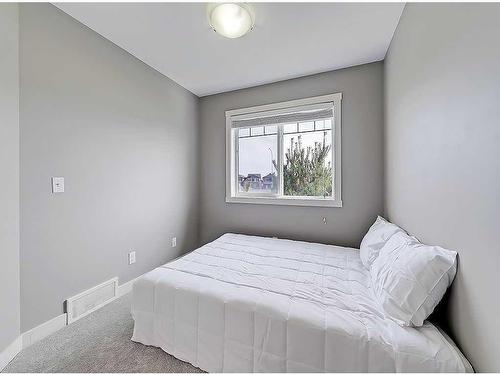 644 Skyview Ranch Grove Ne, Calgary, AB - Indoor Photo Showing Bedroom