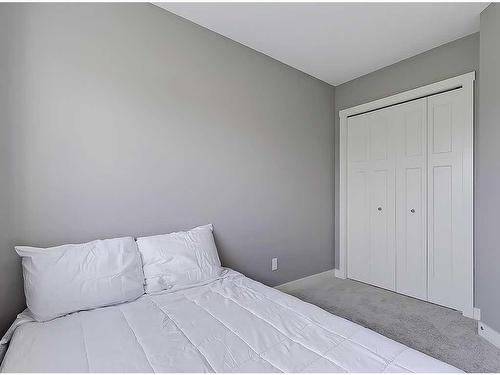 644 Skyview Ranch Grove Ne, Calgary, AB - Indoor Photo Showing Bedroom