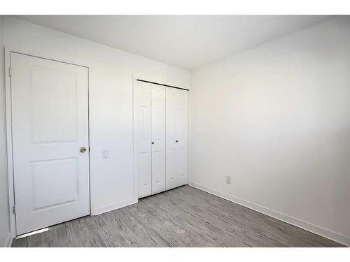 5607 Rundlehorn Drive Ne, Calgary, AB - Indoor Photo Showing Other Room