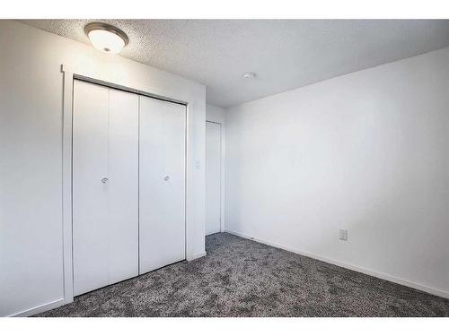 5607 Rundlehorn Drive Ne, Calgary, AB - Indoor Photo Showing Other Room