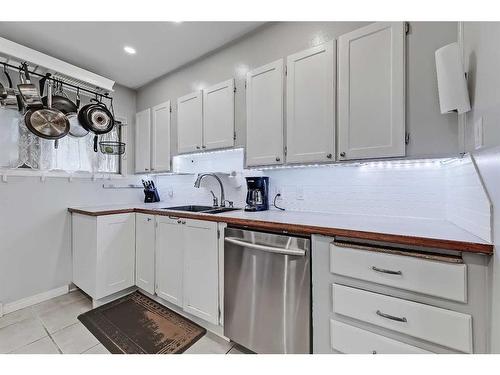 6424 18 Street Se, Calgary, AB - Indoor Photo Showing Kitchen With Double Sink