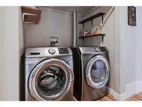 6424 18 Street Se, Calgary, AB - Indoor Photo Showing Laundry Room