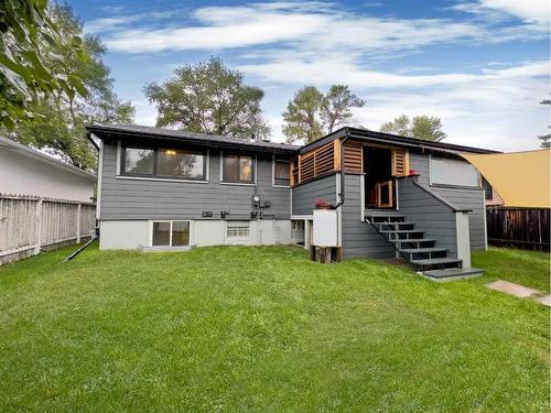 6424 18 Street Se, Calgary, AB - Outdoor