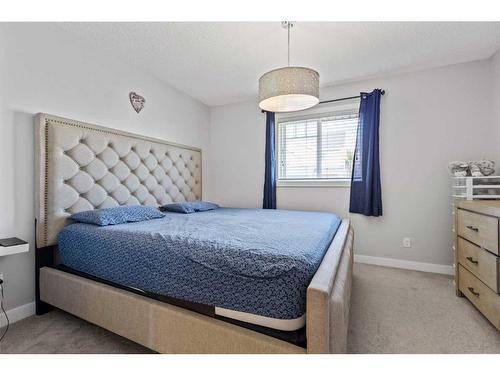 252 Pantego Lane Nw, Calgary, AB - Indoor Photo Showing Bedroom