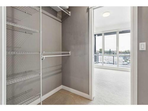 515-301 10 Street Nw, Calgary, AB - Indoor With Storage