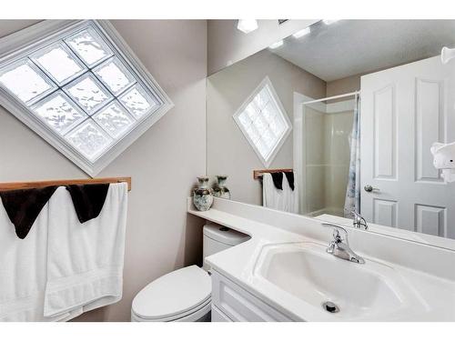 171 Bridlewood Common Sw, Calgary, AB - Indoor Photo Showing Bathroom