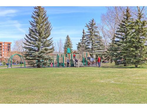 2629 And 2631 25 Avenue Sw, Calgary, AB - Outdoor