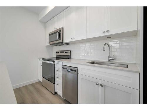 801-123 4 Street Ne, Calgary, AB - Indoor Photo Showing Kitchen With Stainless Steel Kitchen With Upgraded Kitchen