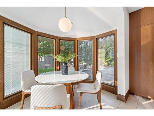 409 Roxboro Road Sw, Calgary, AB - Indoor Photo Showing Dining Room