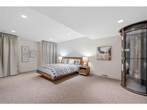 409 Roxboro Road Sw, Calgary, AB - Indoor Photo Showing Bedroom