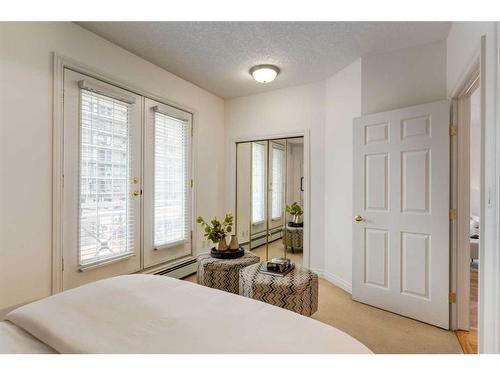 201-1315 12 Avenue Sw, Calgary, AB - Indoor Photo Showing Bedroom