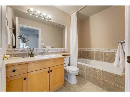 201-1315 12 Avenue Sw, Calgary, AB - Indoor Photo Showing Bathroom