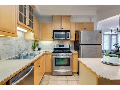 201-1315 12 Avenue Sw, Calgary, AB - Indoor Photo Showing Kitchen With Stainless Steel Kitchen With Double Sink