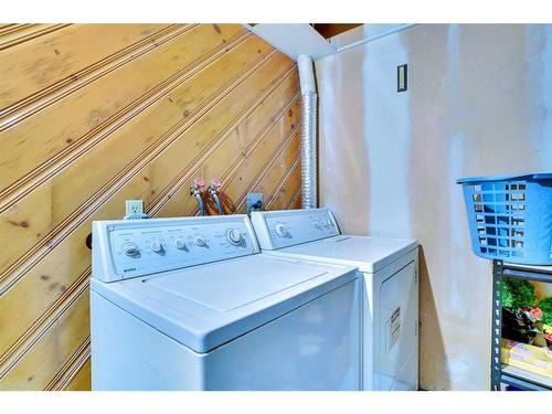 1-7524 Bowness Road Nw, Calgary, AB - Indoor Photo Showing Laundry Room