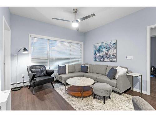 310-4403A 67A Avenue, Olds, AB - Indoor Photo Showing Living Room