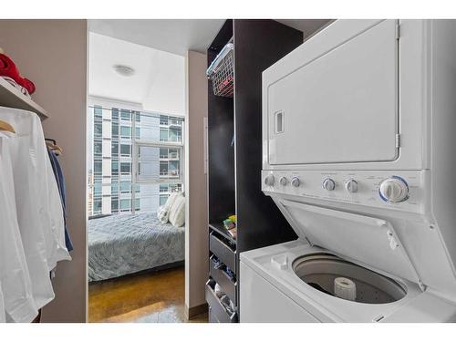 1708-135 13 Avenue Sw, Calgary, AB - Indoor Photo Showing Laundry Room