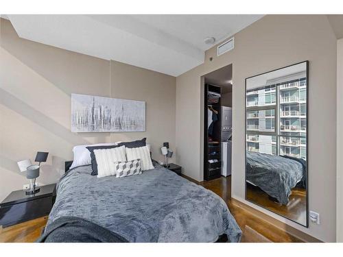 1708-135 13 Avenue Sw, Calgary, AB - Indoor Photo Showing Bedroom