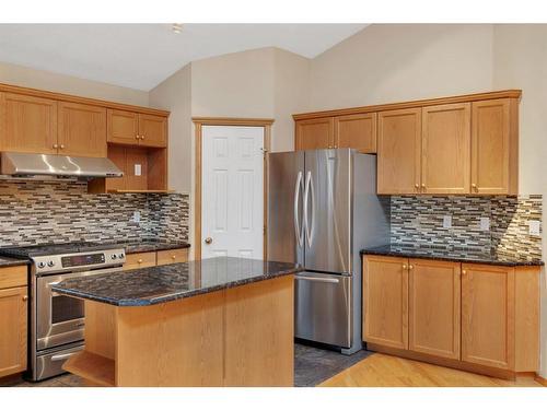 138 Sienna Heights Way Sw, Calgary, AB - Indoor Photo Showing Kitchen