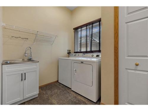 138 Sienna Heights Way Sw, Calgary, AB - Indoor Photo Showing Laundry Room