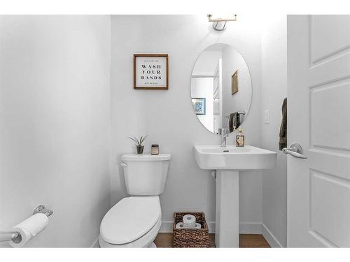 307 Chelsea Passage, Chestermere, AB - Indoor Photo Showing Bathroom