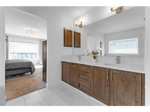 307 Chelsea Passage, Chestermere, AB - Indoor Photo Showing Bathroom