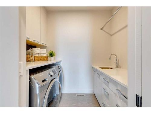 4012 17 Street Sw, Calgary, AB - Indoor Photo Showing Laundry Room