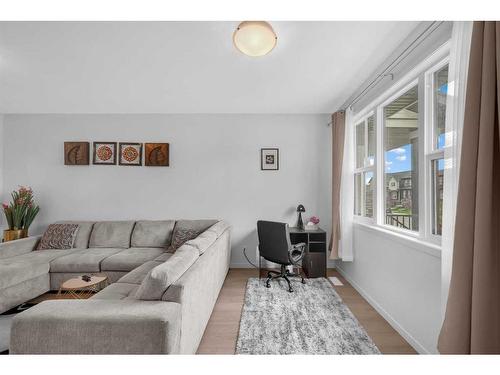 274 Aquila Drive Nw, Calgary, AB - Indoor Photo Showing Living Room