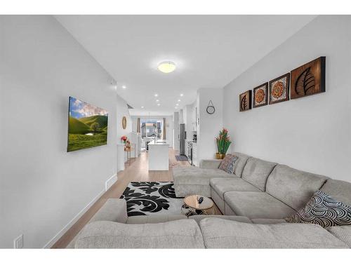 274 Aquila Drive Nw, Calgary, AB - Indoor Photo Showing Living Room