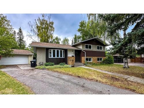 3715 Valdes Place Nw, Calgary, AB - Outdoor