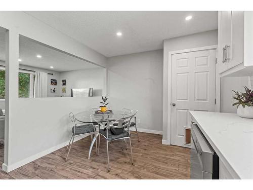 891 Pinecliff Drive Ne, Calgary, AB - Indoor Photo Showing Dining Room